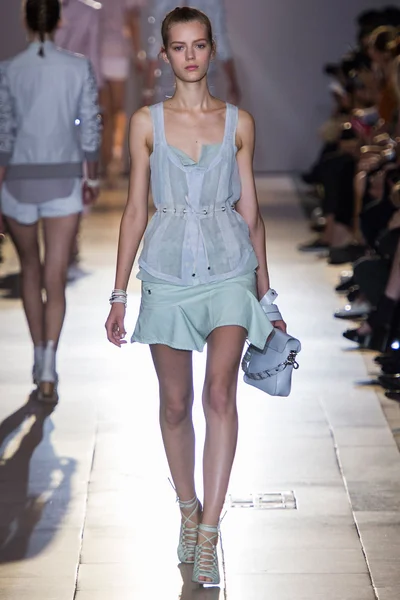 Look 14